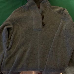 The north face pull over sea foam green